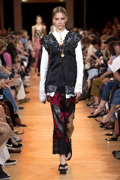 Look 23